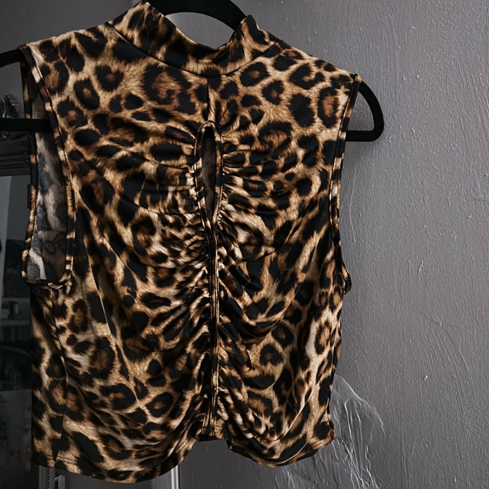 Animal print crop
